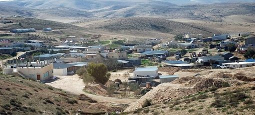 "זה האינטרס ובאחריות שלנו שהאוכלוסייה הבדואית תקבל השכלה טובה". כפר בלתי מוכר בפזורה הבדואית. צילום: ויקיפדיה