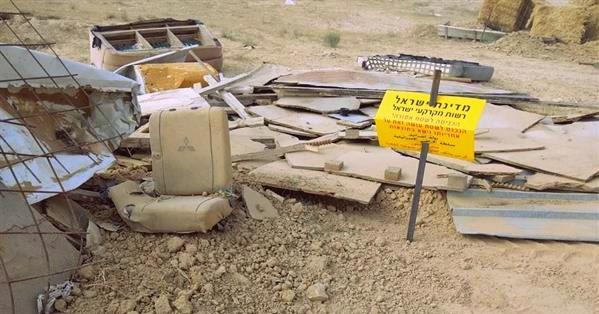 פינוי הפלישות בנגב (צילום: רשות מקרקעי ישראל)