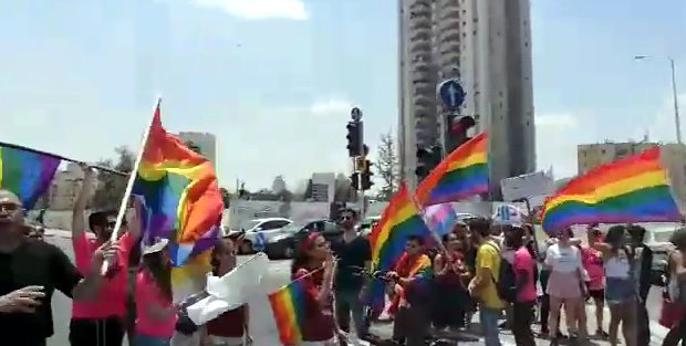 הפגנה למען זכויות הלהט"ב בבאר שבע. צילום: אור ארז