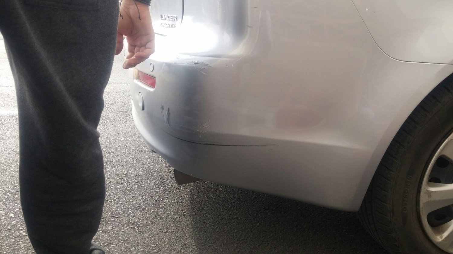 שריטות ושפשופים של רכבים הם דבר שבשגרה בבאר שבע. צילום: פרטי