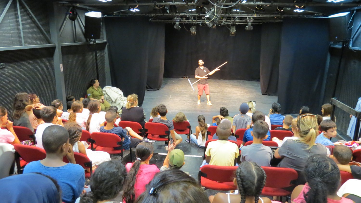 הצגות לילדי המועדוניות ---קרדיט כיל