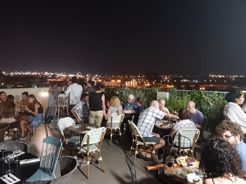 בוטיק ויין על הגג. צילום אורן רנפורד