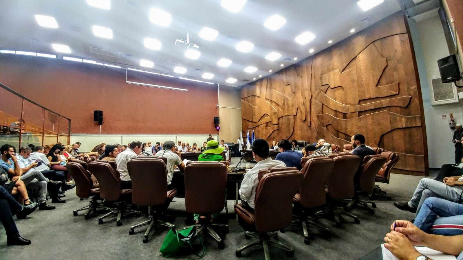 דוגלת בקידום נשים לתפקידים בכירים וציבוריים. מועצת עיריית באר שבע. צילום: שרון טל