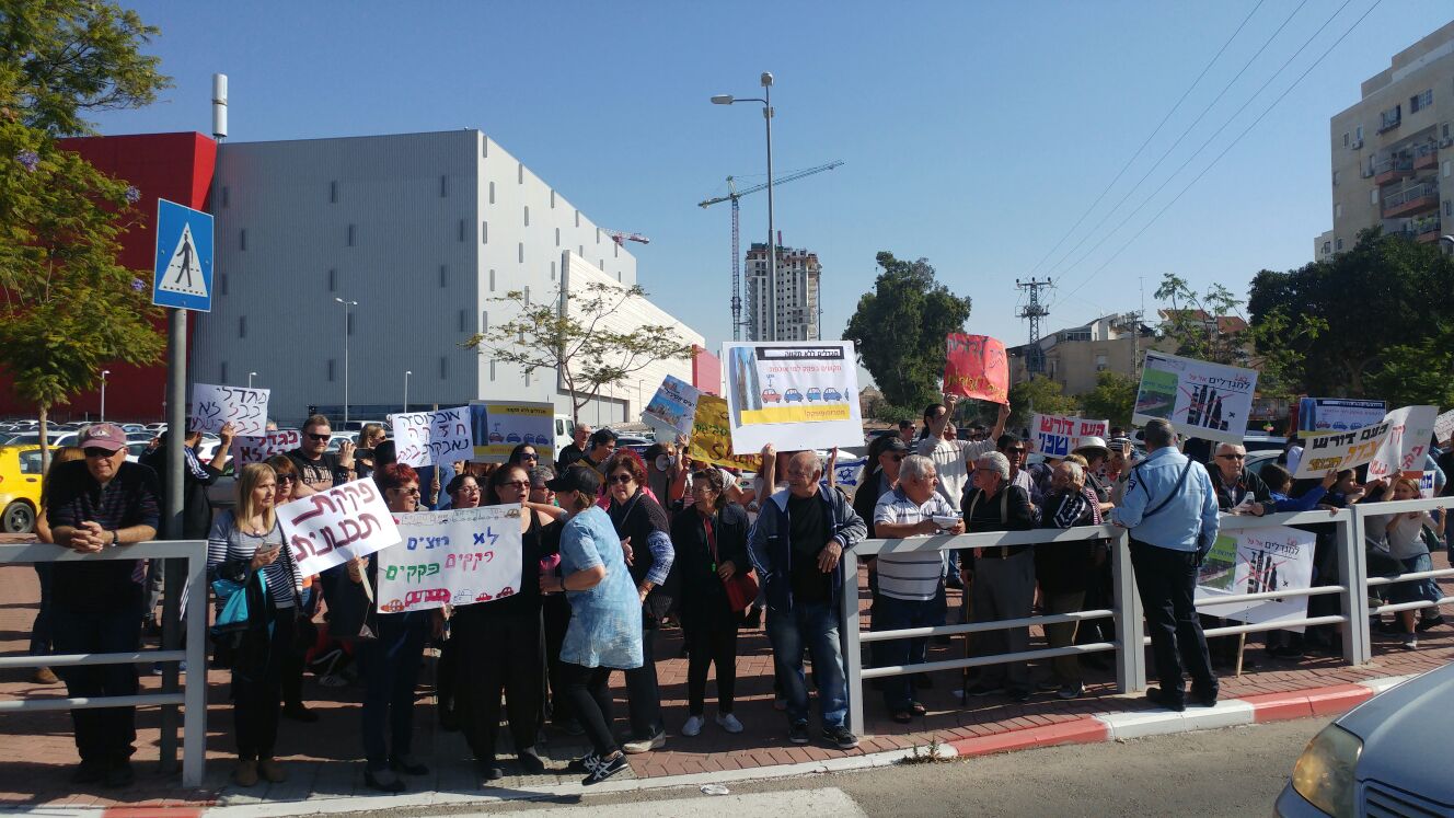 "אם נצטרך, נצא שוב להפגנה. אני אופטימית שיעשה צדק עם התושבים" צילום: שרון טל