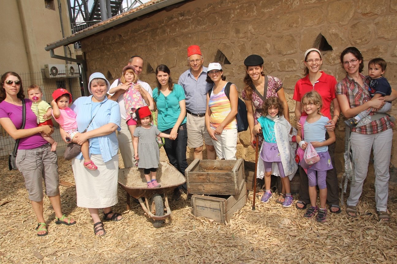 מטיילים עם אשכולות 