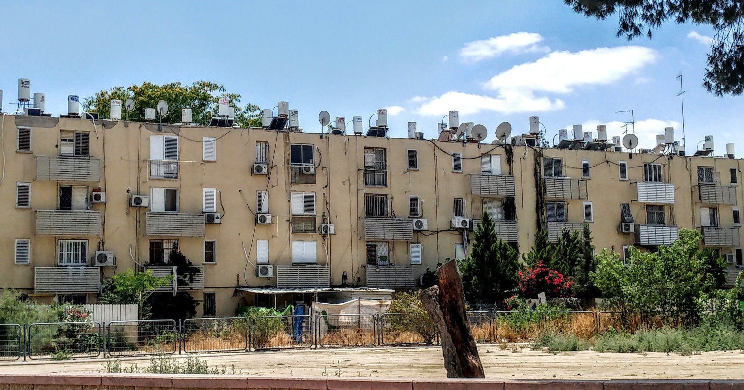 על גגות באר שבע. צילום: שרון טל