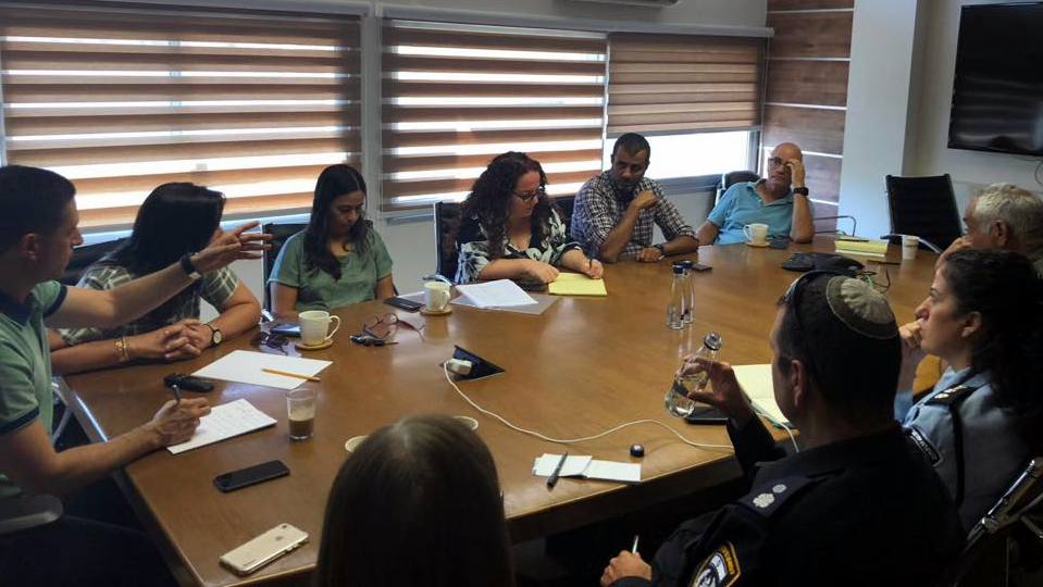 דיון חירום בעיריה על הסירחון בעיר באר שבע. צילום: עמוד הפייסבוק של רוביק דנילוביץ'