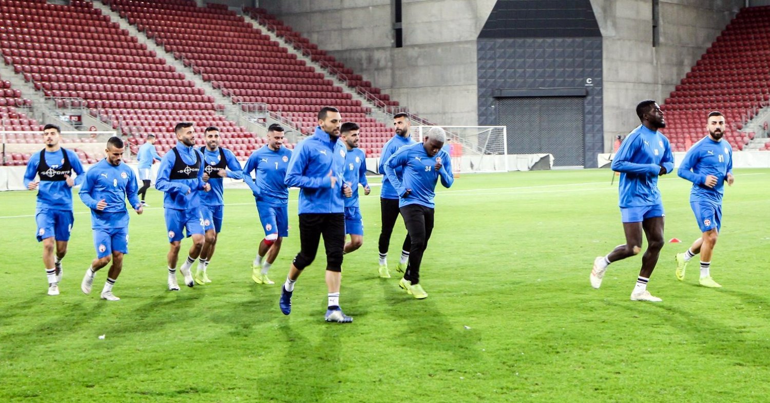 האלופה מתכוננת לקראת המשחק. צילום: זאב דיקמן