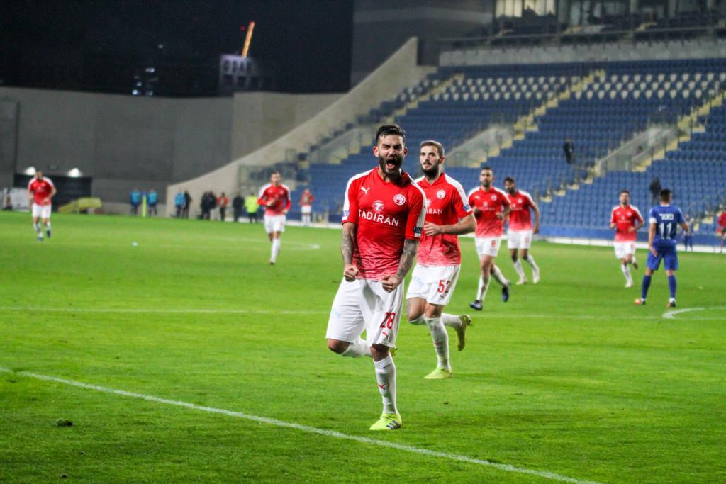 חזר להפציץ? ממן חוגג שער נוסף. צילום: זאב דיקמן