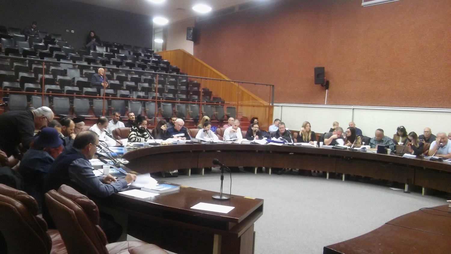 ישיבת מועצת העיר ינואר 19