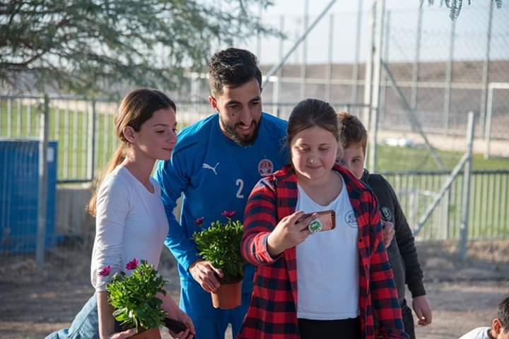 מצטלמים יחד עם בן ביטון