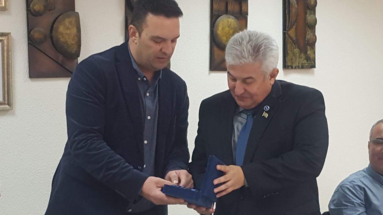 האסטרונאוט הברזילאי יחד עם סגן ראש העיר טל אל-על