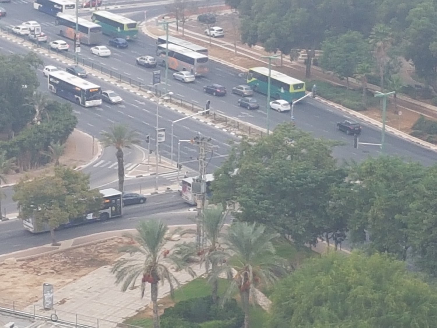 צומת הרחובות הנרייטה סולד ושדרות רגר | צילום: מירן שפילברג