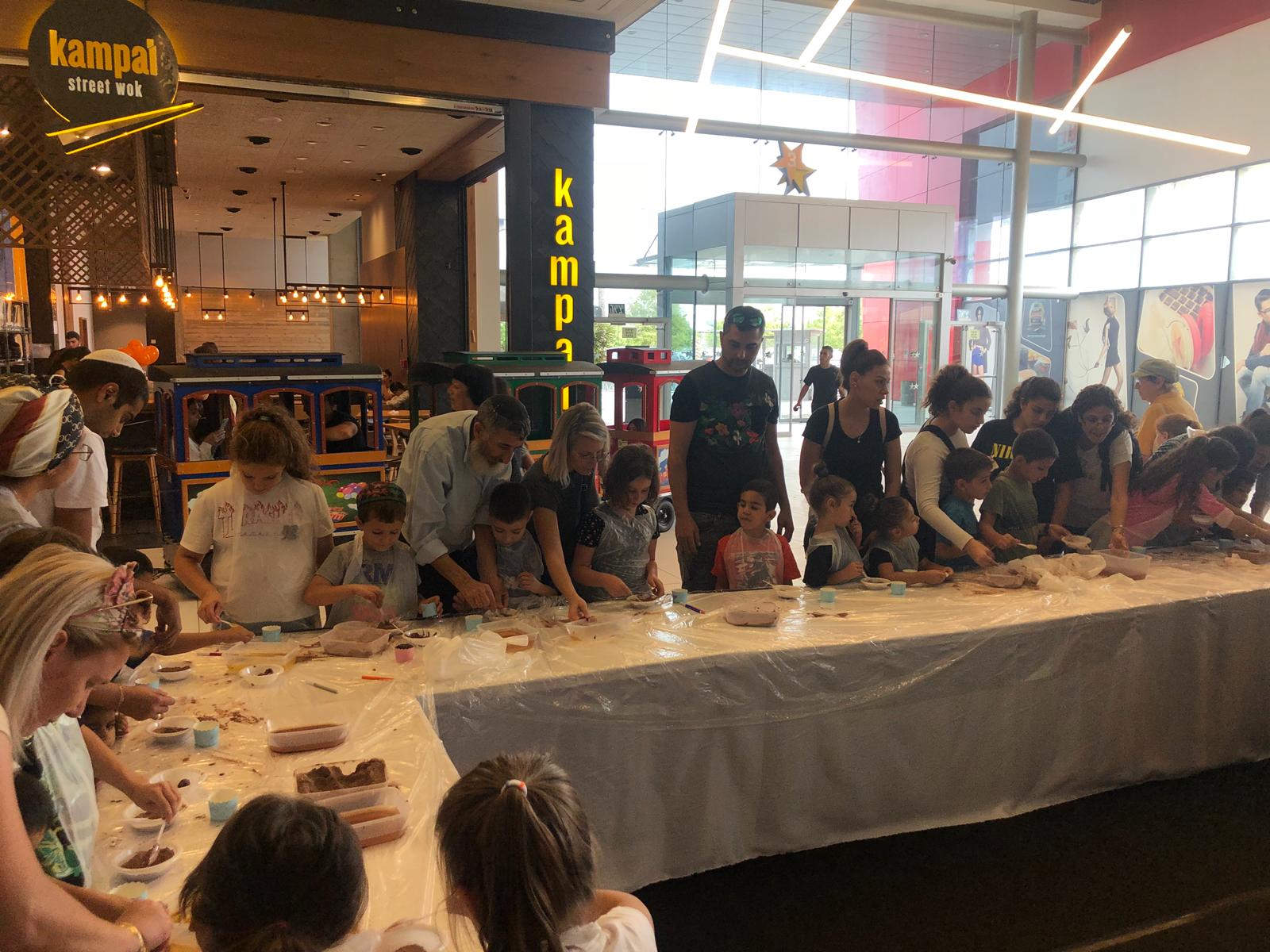 פסטיבל השוקולד בישפרו פלאנט. יח&quot;צ