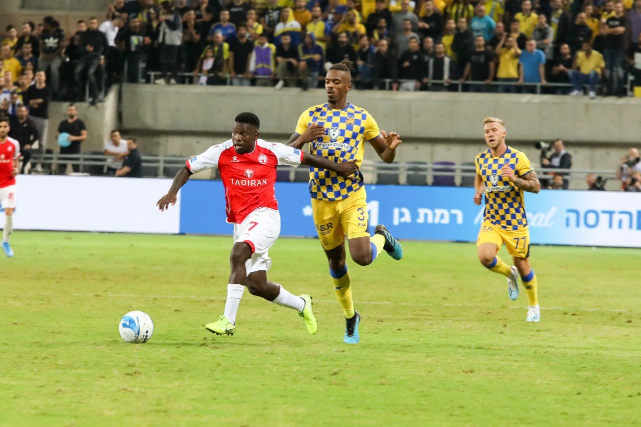 אפס בעיטות למסגרת - נייג'ל האסלביינק (צילום: זאב דיקמן)