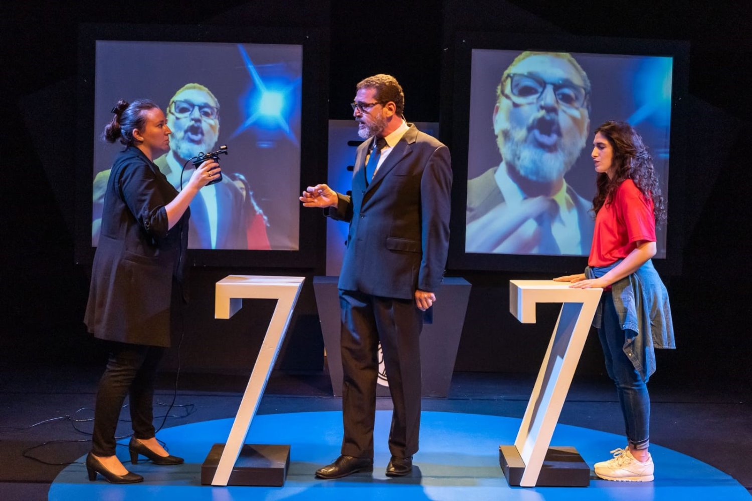 מתוך ההצגה &quot;מפורסמת&quot; | צילום: יפעת גבאי