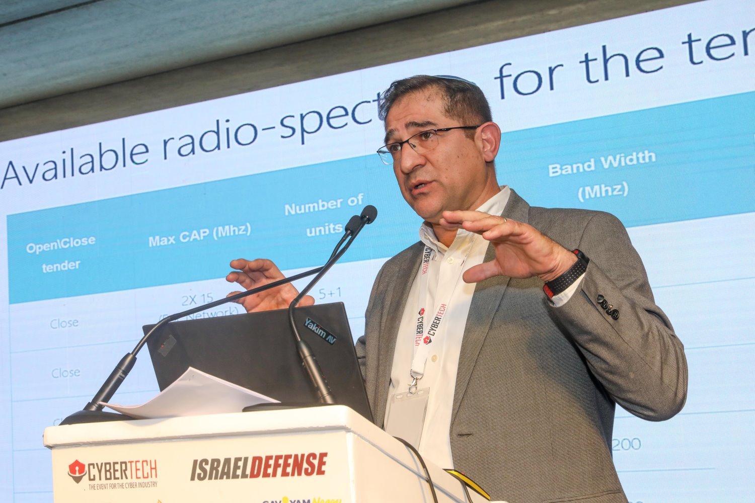 צלם רונן טופלברג