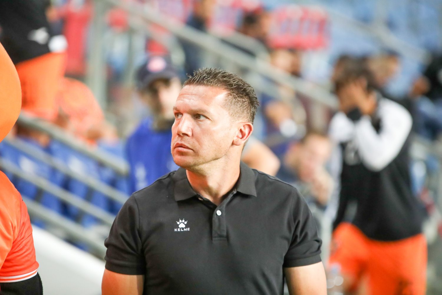 הרבה חושבים לברק בכר בפגרה (צילום: זאב דיקמן)