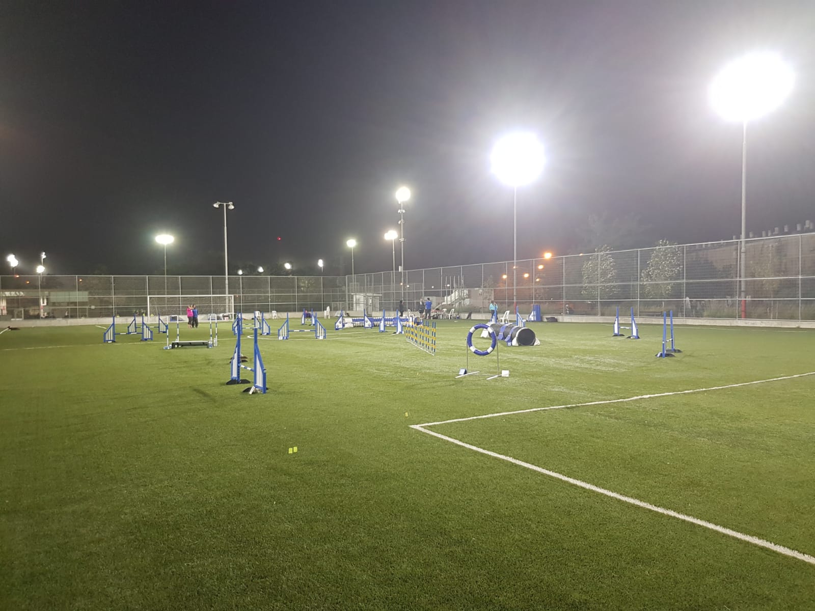 מאמן הכלבים רנה בלנק בבאר שבע צילום: יוני דניאל 