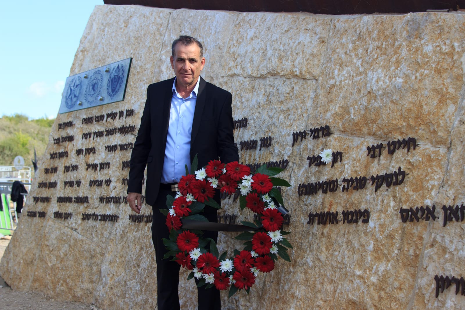 שמעון בוקר מכבד בטקס לזכר הרוגי אסון הכרמל 