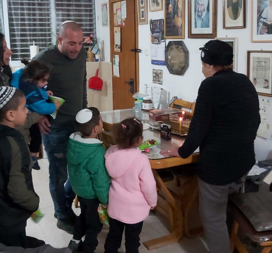 מדליקים נרות קרדיט בית מוריה 