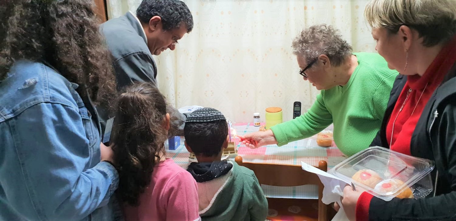 מתנדבי בית מוריה עם הקשישים קרדיט בית מוריה