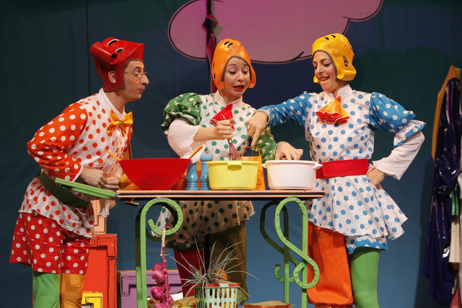 מחסן השטוזים אייל לנדסמן 