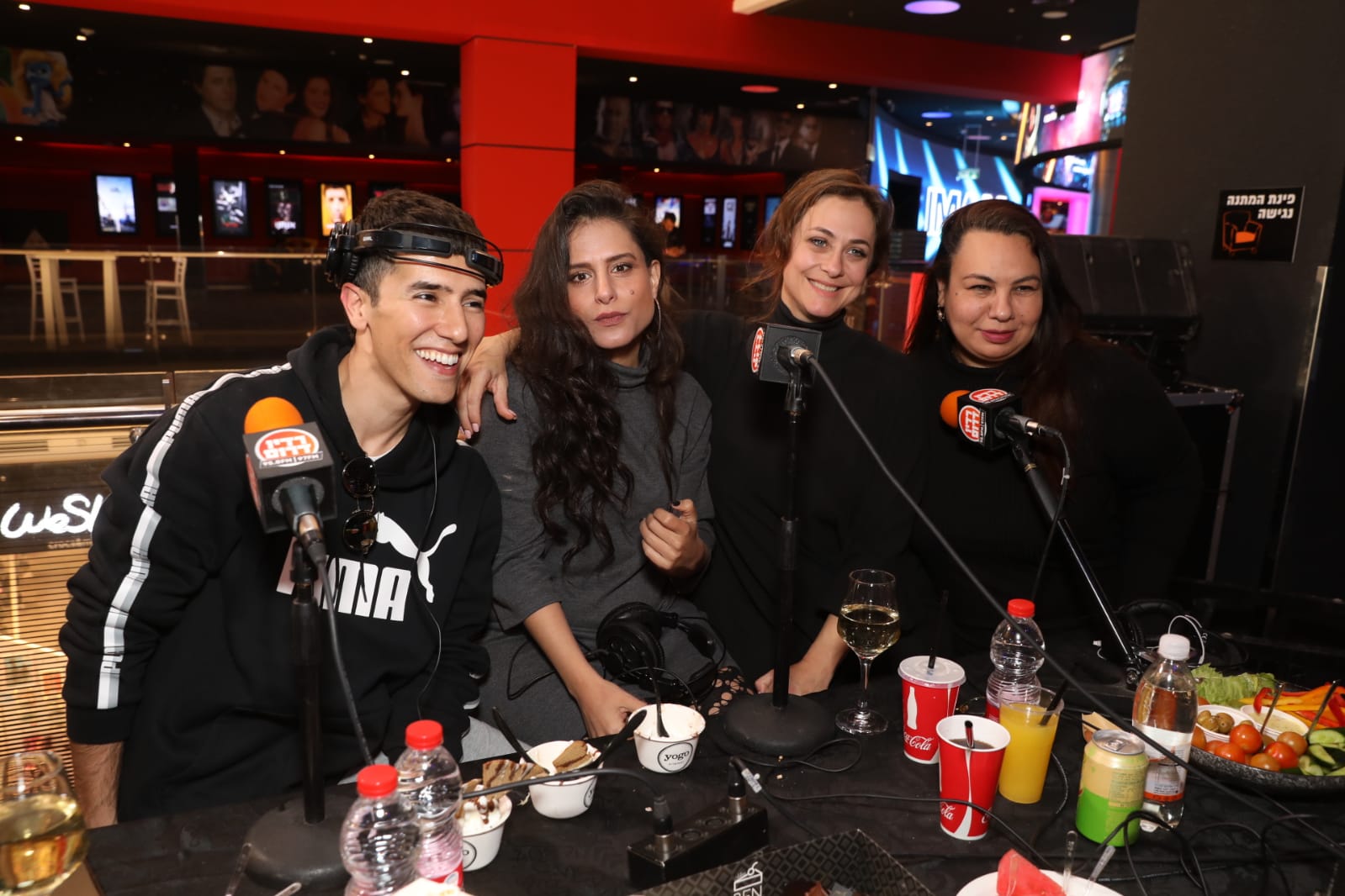 אמירה בוזגלו, קרן פלס, מירי מסיקה והראל סקעת. צילום: דיאגו מיטלברג