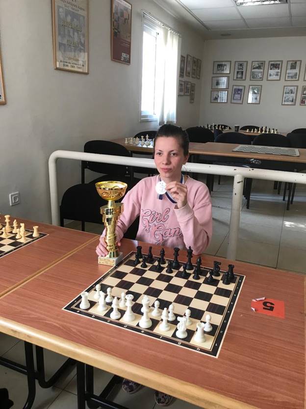 לוח שני: ילנה קומנסקי – 5 מתוך 5!!!