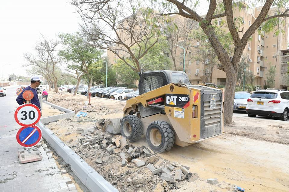 פסולת בניין לאתר מורשה בלבד!