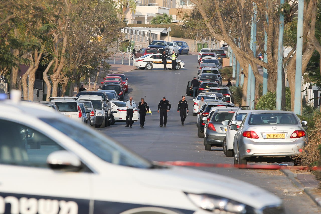 תאונת פגעה וברח בשכונת רמות צילום: זאב דיקמן
