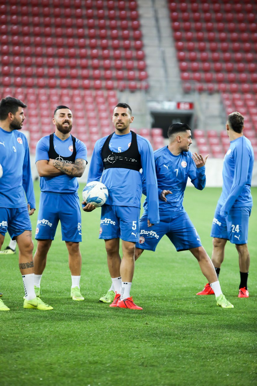 השחקנים באימון המסכם. צילום: זאב דיקמן