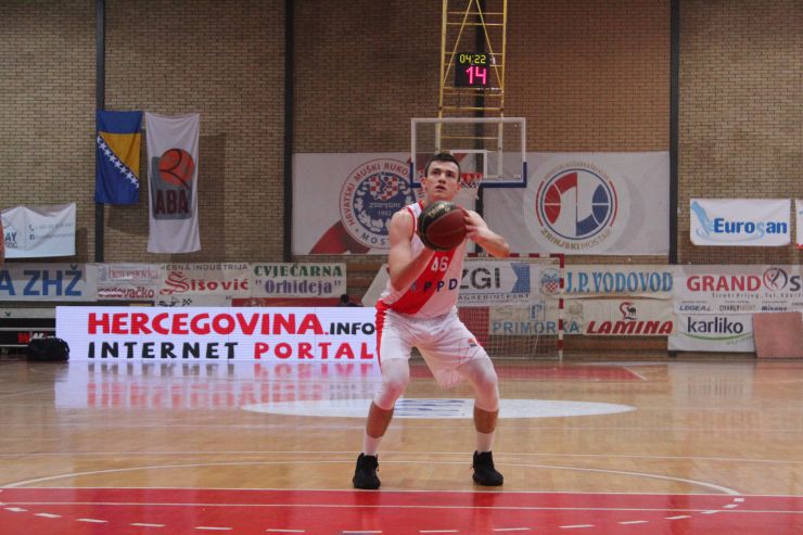 רמליאק במדי זרינסקי. צילום: איבן קריסטו