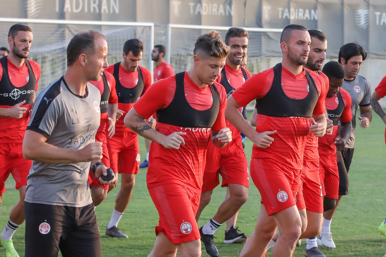 השחקנים באימון בסוף השבוע (צילום: זאב דיקמן)