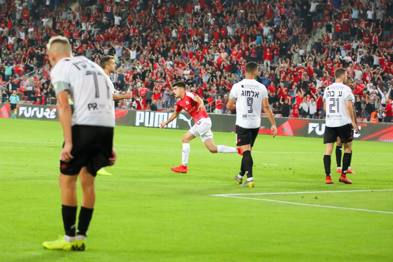 איזה שער בכורה! תומר יוספי חוגג. צילום: זאב דיקמן