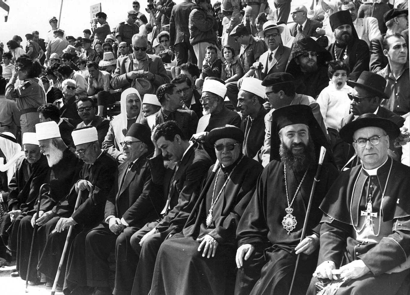 ראשי מצעד יום העצמאות 1964.  צילום: יהודה איזנשטרק, באדיבות הארכיון הציוני המרכזי