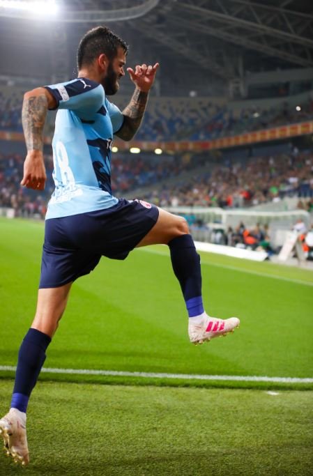 חנן ממן חוגג. צילום: זאב דיקמן