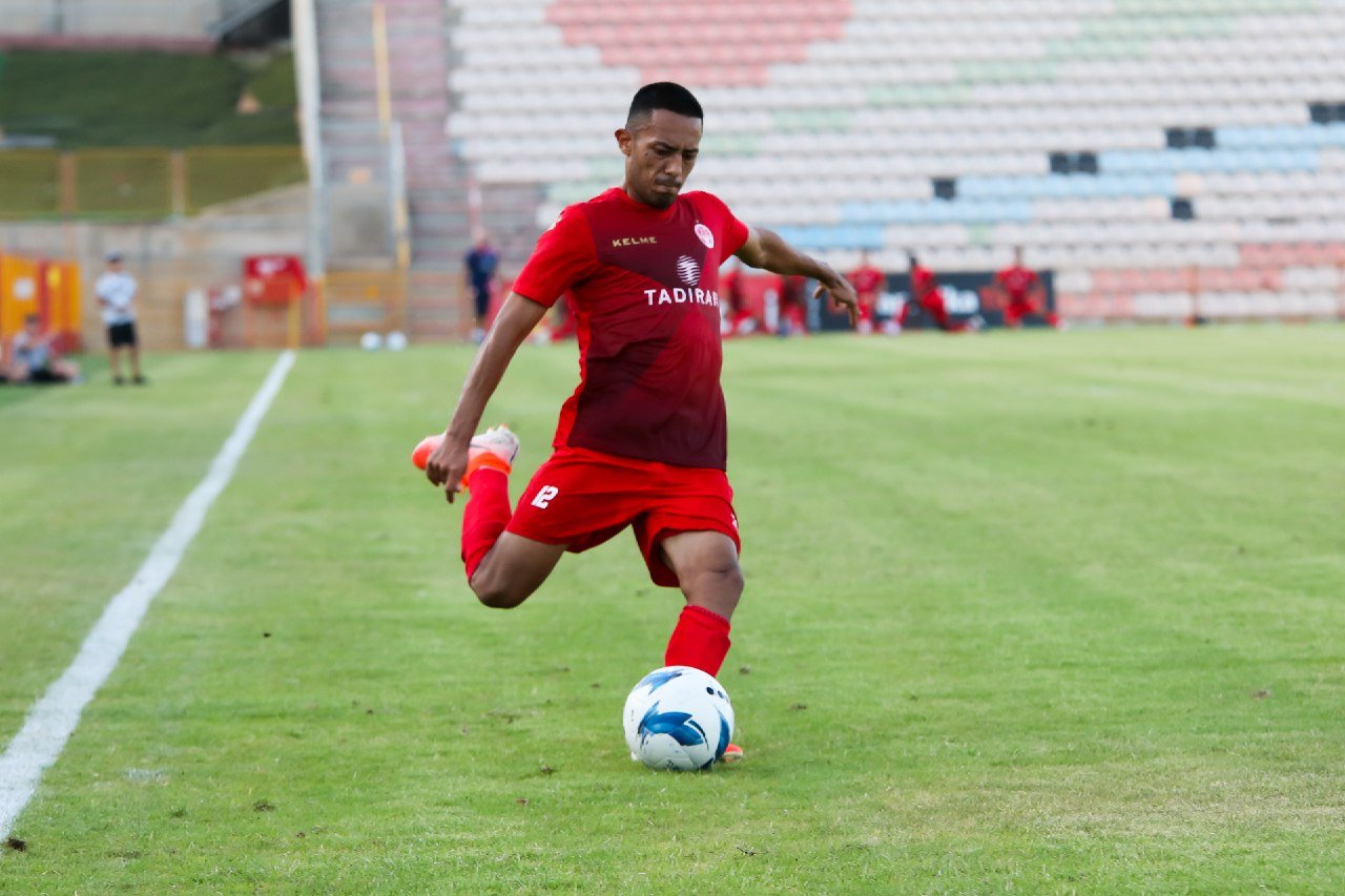 ג'ימי מרין בהופעת הבכורה על הדשא. צילום: זאב דיקמן