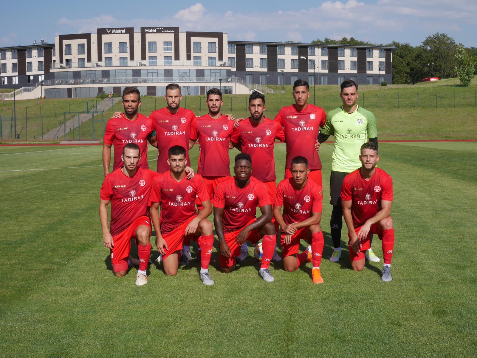 הקבוצה בפתיחת המשחק. צילום: הפועל תדיראן באר שבע