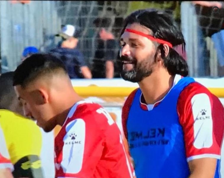 מאמן הקבוצה, אייל קארו (צילום ארכיון ממסך הטלוויזיה)