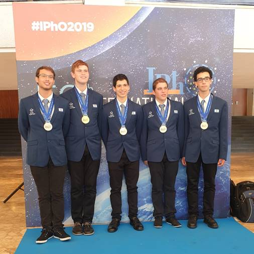 תלמידי נבחרת ישראל באולימפיאדה לפיזיקה צילום: יחצ 