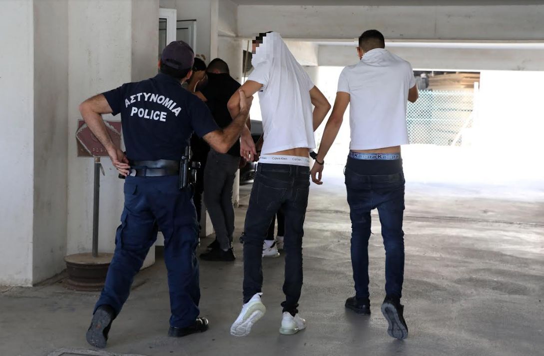 חלק מהנערים שנעצרו בקפריסין. צילום: EPA