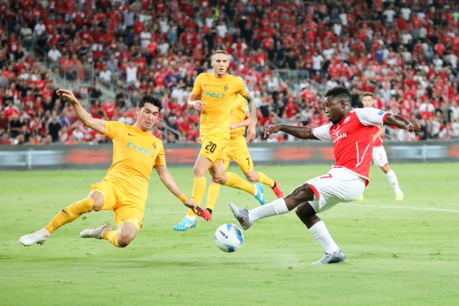 האסלביינק פתח בחוד ההתקפה | צילום: זאב דיקמן