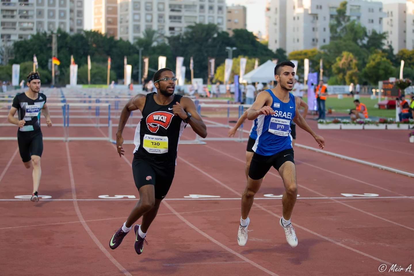 חיון וסגד חוצים באותה שנייה את קו הסיום (צילום: מאיר אשכנזי)