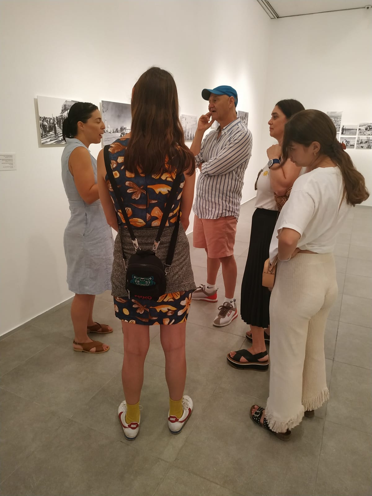 משפחת ניצני במהלך הביקור במוזיאון | צילום: באדיבות מוזיאון הנגב