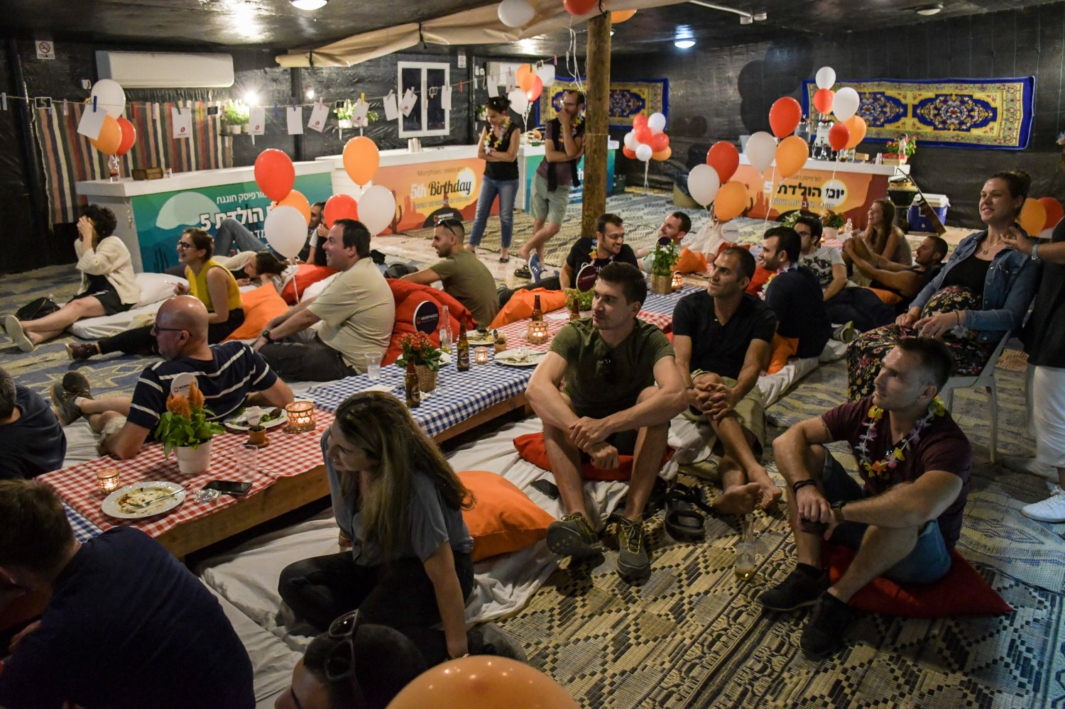 עובדי מורפיסק בחגיגות 5 | צילום: סרגיי קוסייגין