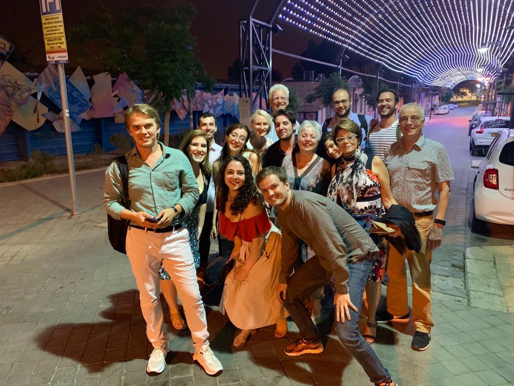 סולני האופרה דון ג&#39;ובאני מבלים בעיר העתיקה | קרדיט צילום: סמואל ברלד