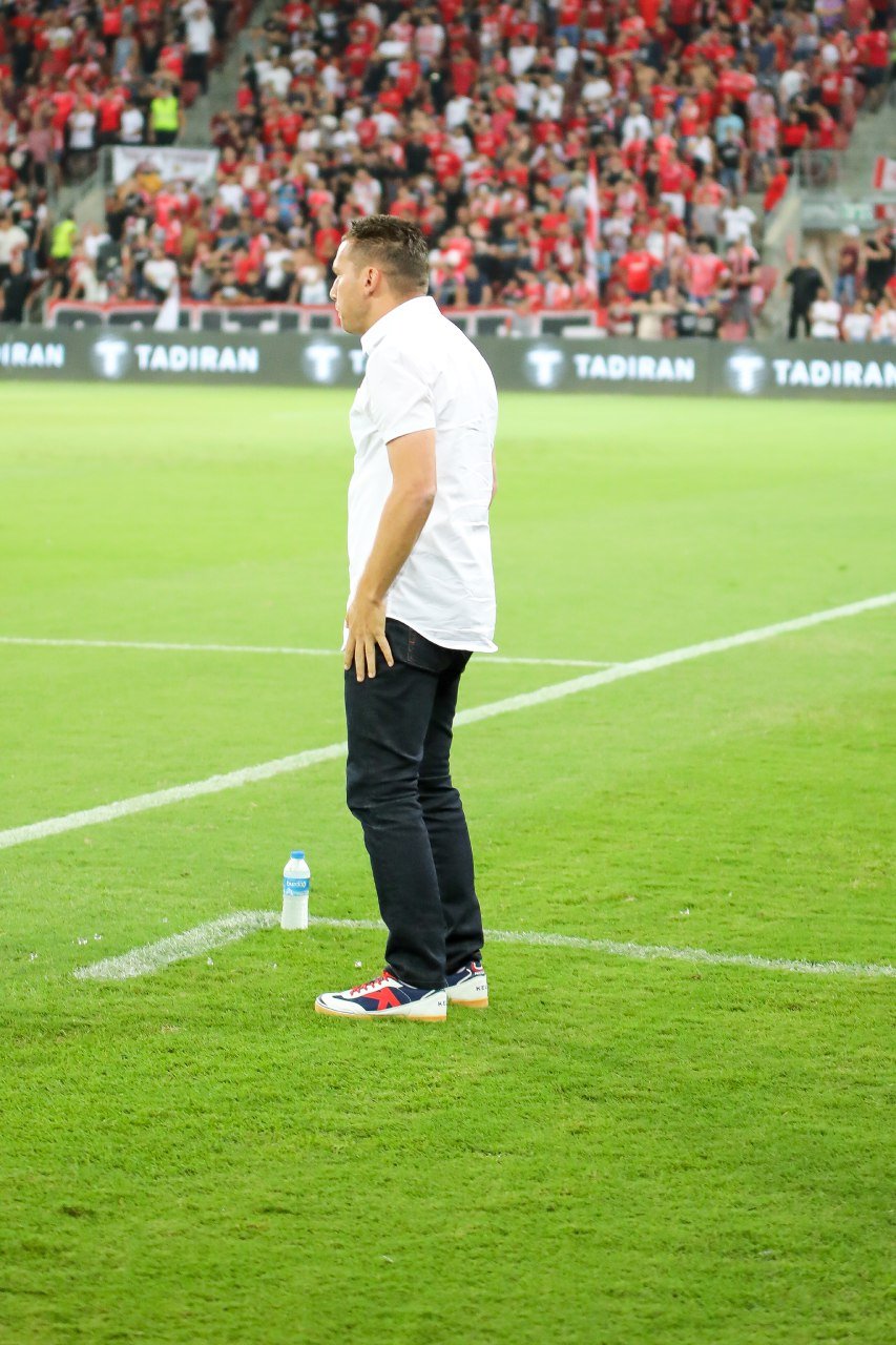 ברק בכר מקווה לחזור מחויך לישראל (צילום: זאב דיקמן)