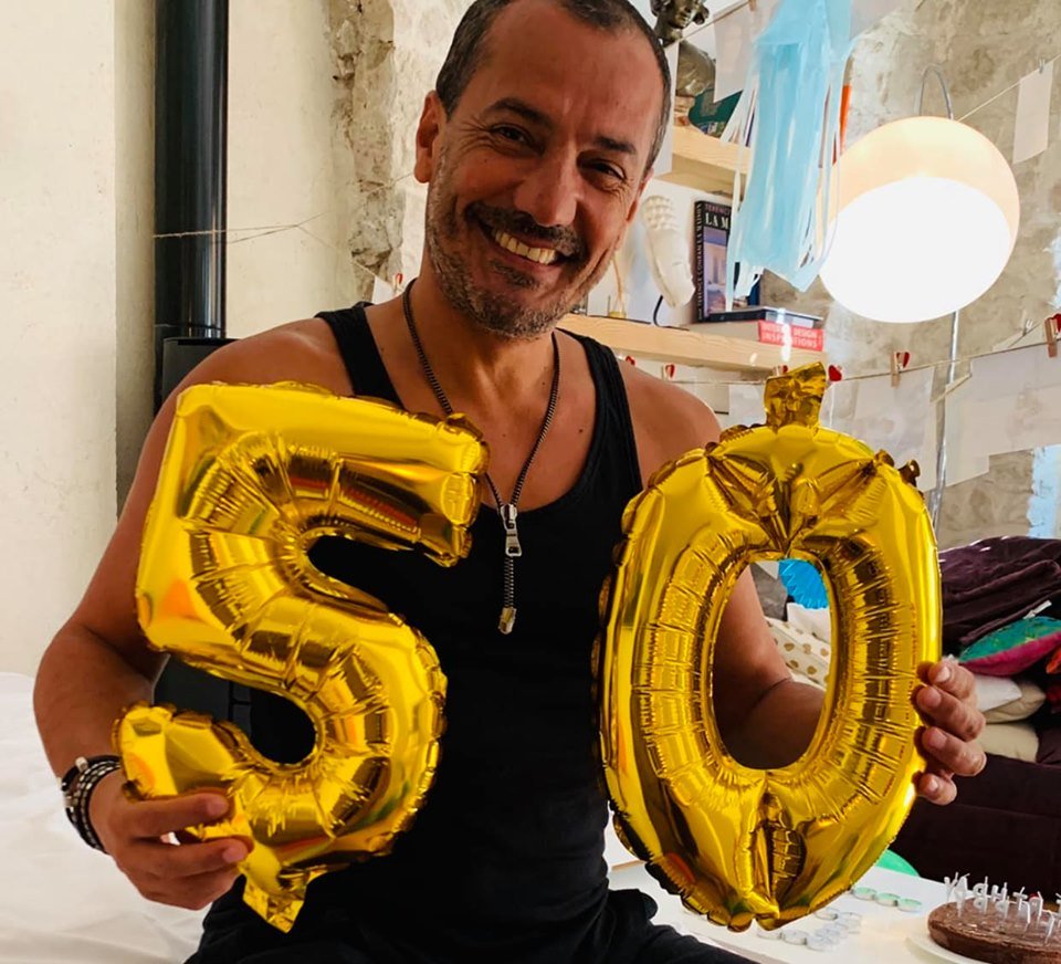 חוגג יום הולדת 50. ביטון