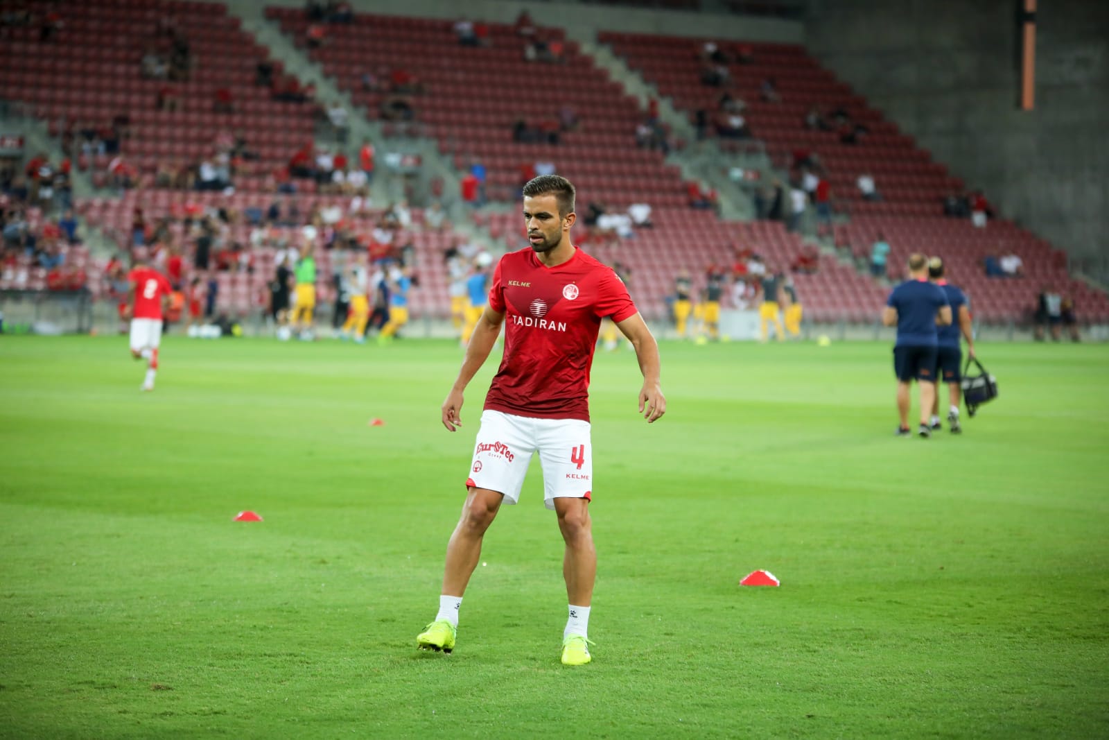 יחזור להרכב? ויטור | צילום: זאב דיקמן